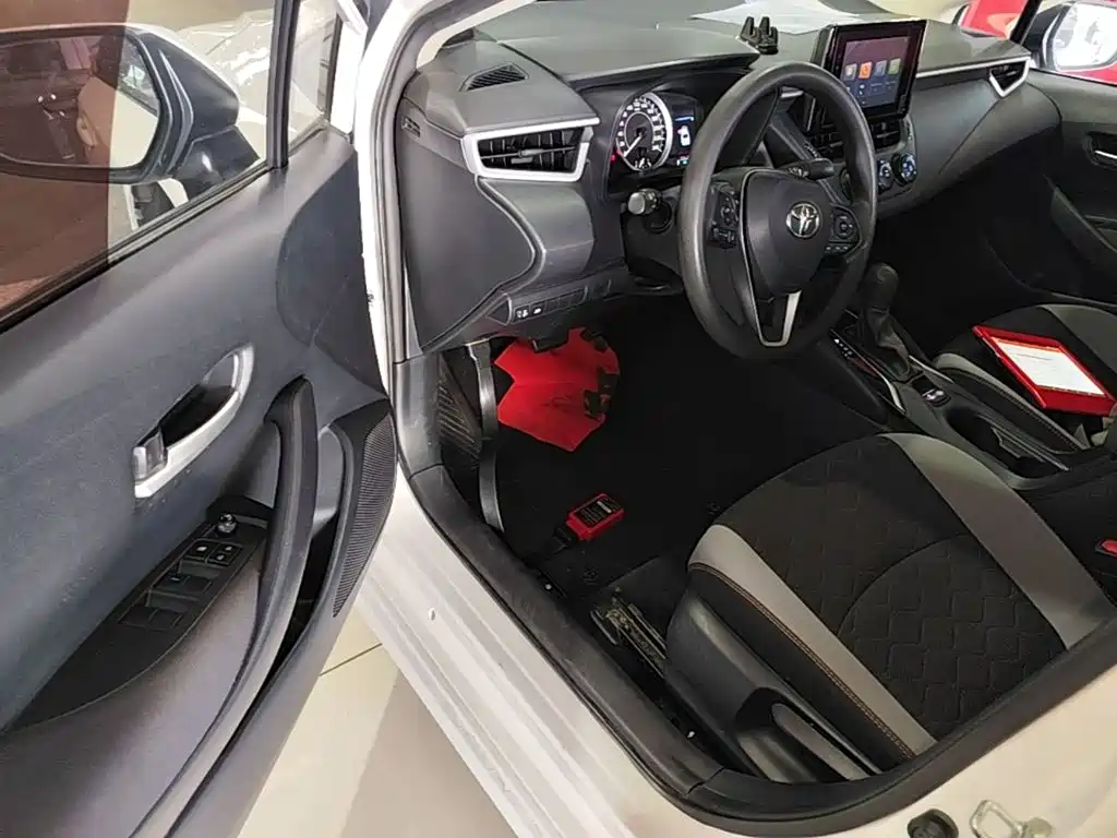 Toyota Corolla 2023 — фото 16