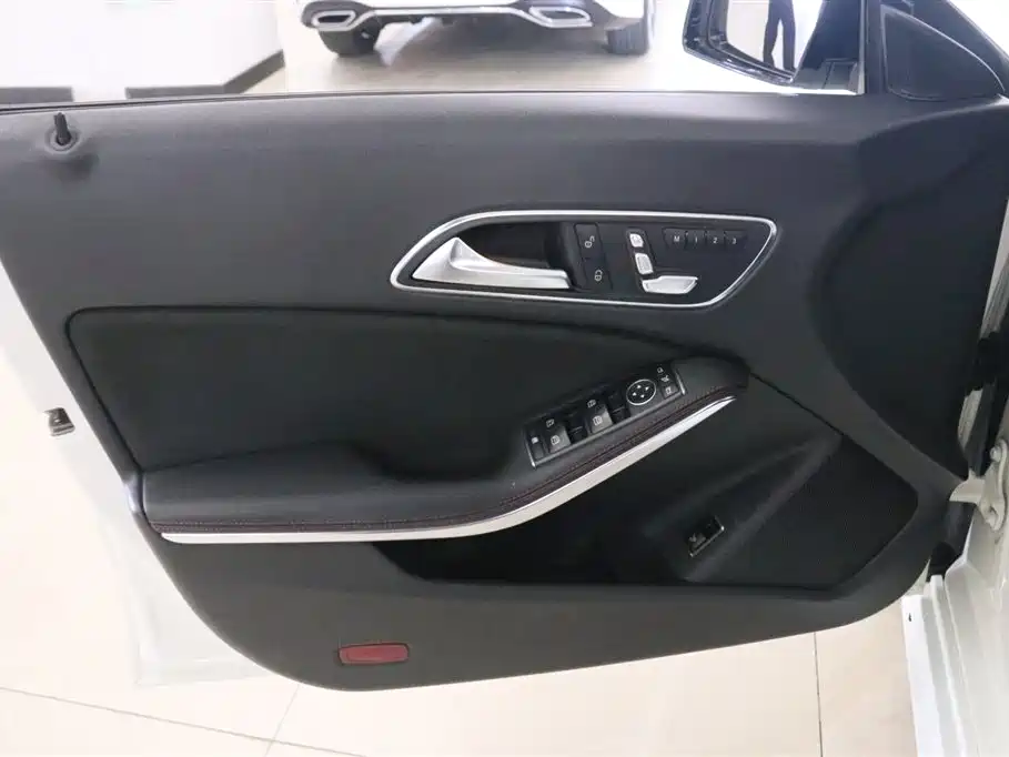 Mercedes-Benz CLA 2017 — фото 11