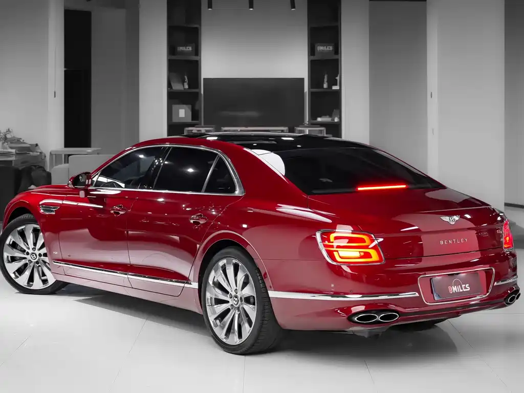 Bentley Flying Spur 2022 — фото 4