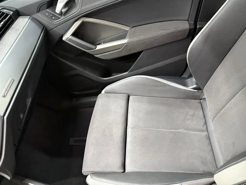 Audi Q3 2023 — фото 13