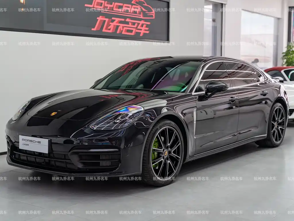 Porsche Panamera 2023 — фото 1