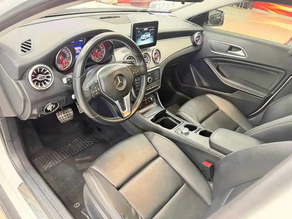 Mercedes-Benz GLA 2016