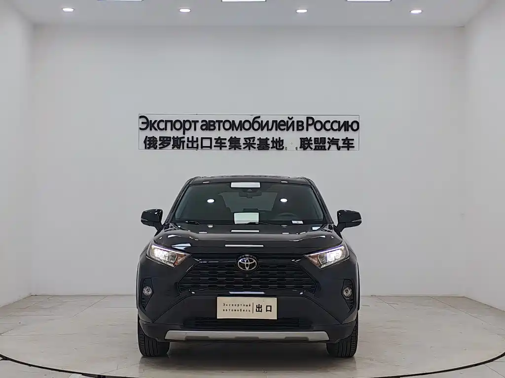 Toyota RAV4 2021 — фото 2
