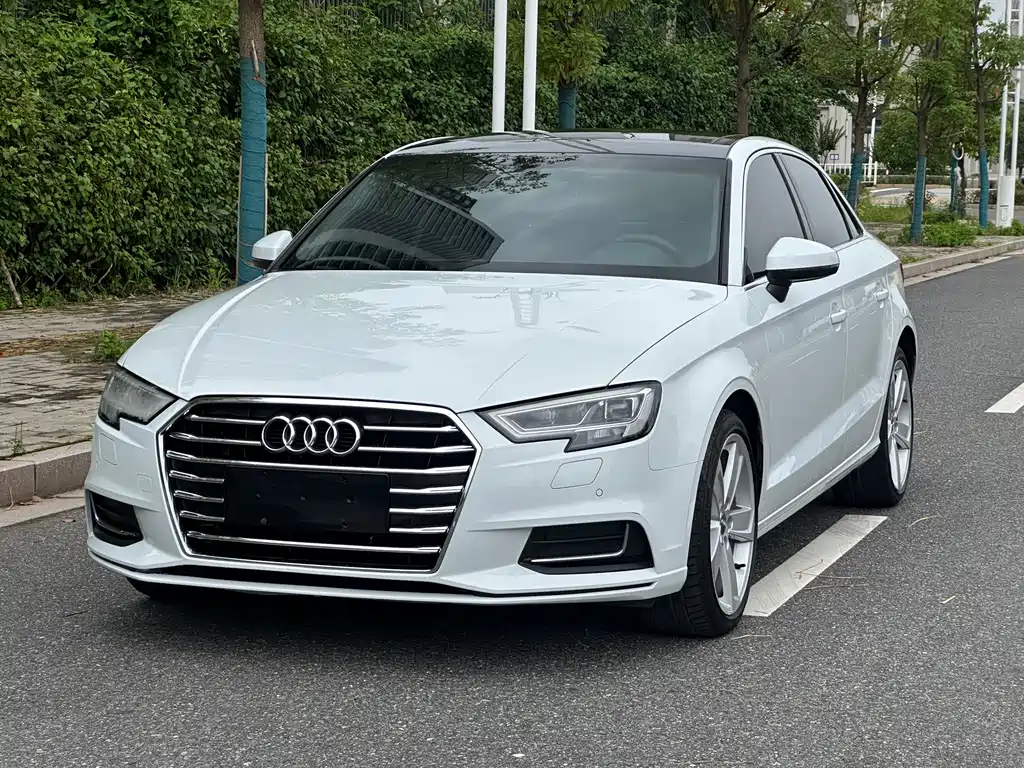 Audi A3 2018 — фото 2