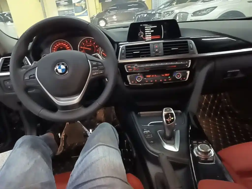 BMW 3 Series 2017 — фото 10