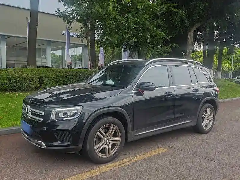 Mercedes-Benz GLB 2023 — фото 1