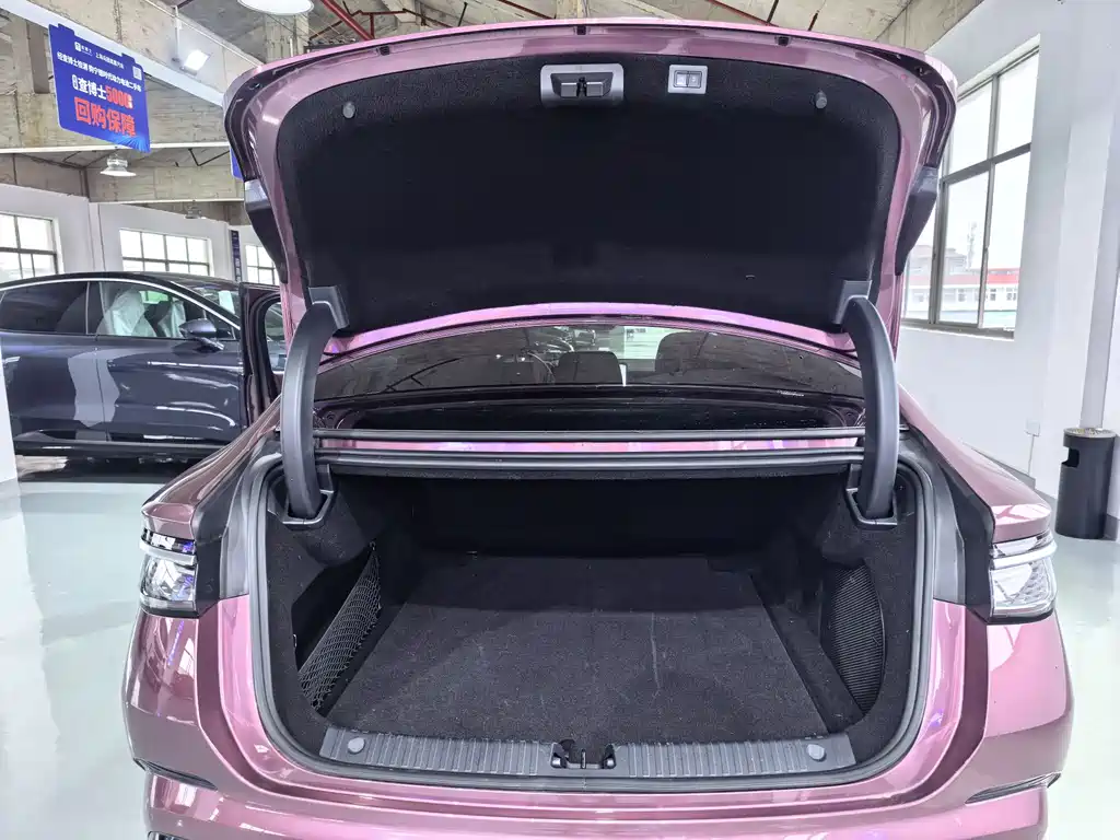 BYD Seal 07 DM-i 2024 — фото 17