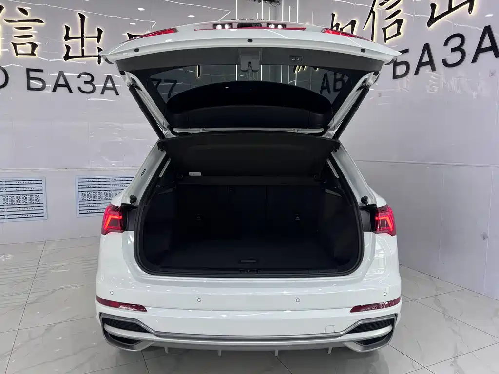Audi Q3 2023 — фото 17