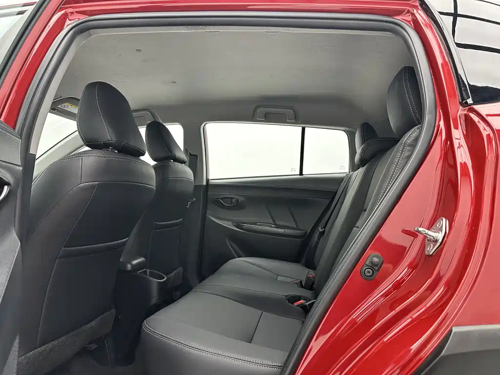 Toyota Yaris L 2022