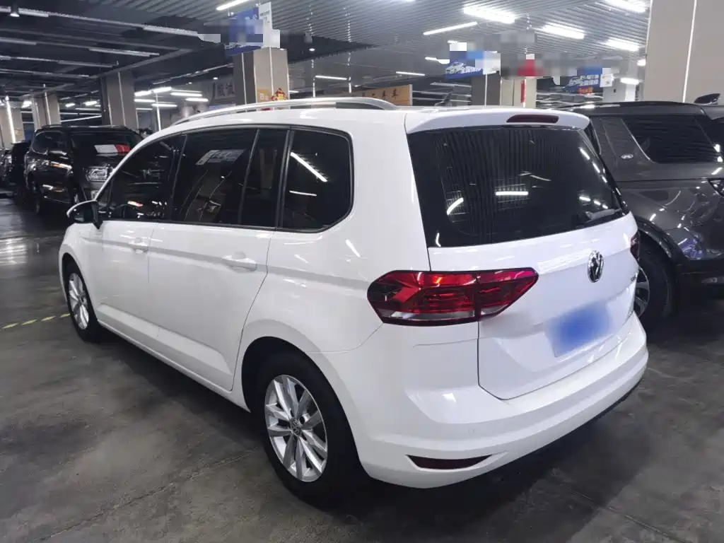 Volkswagen Touran 2016 — фото 23