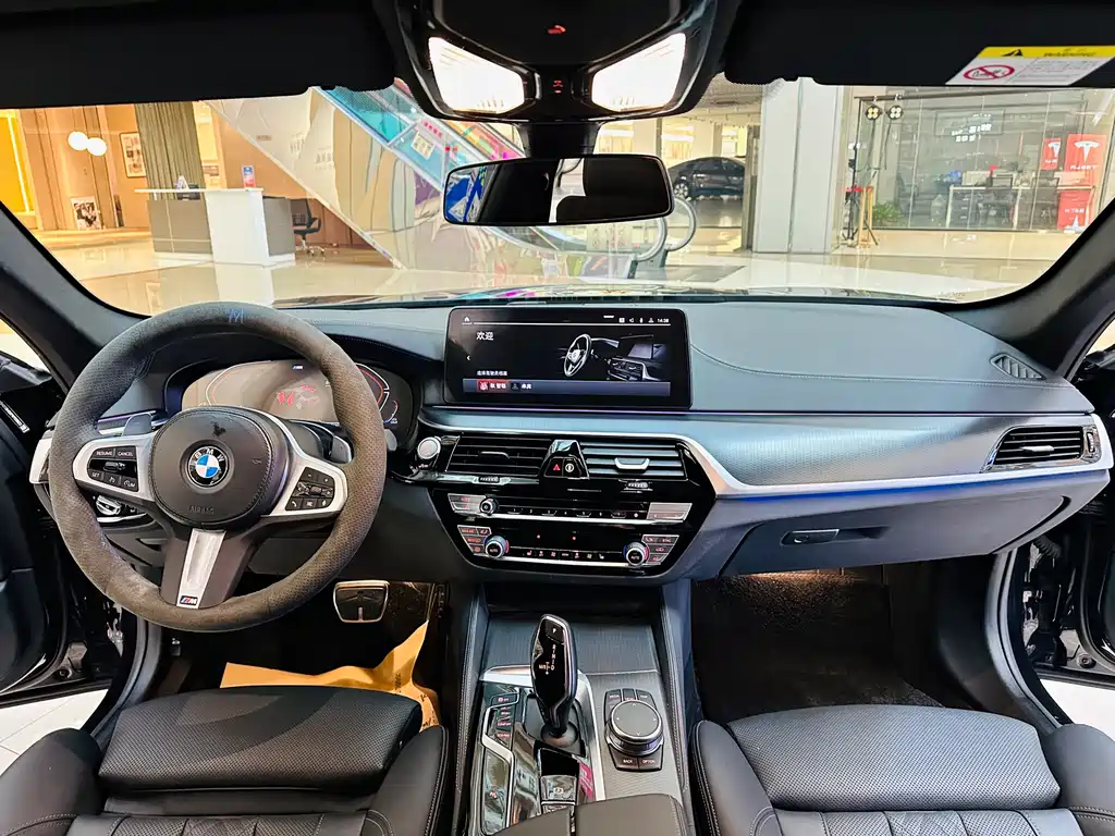 BMW 5 Series 2023 — фото 12