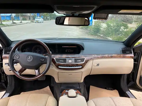 Mercedes-Benz S-Class 2004