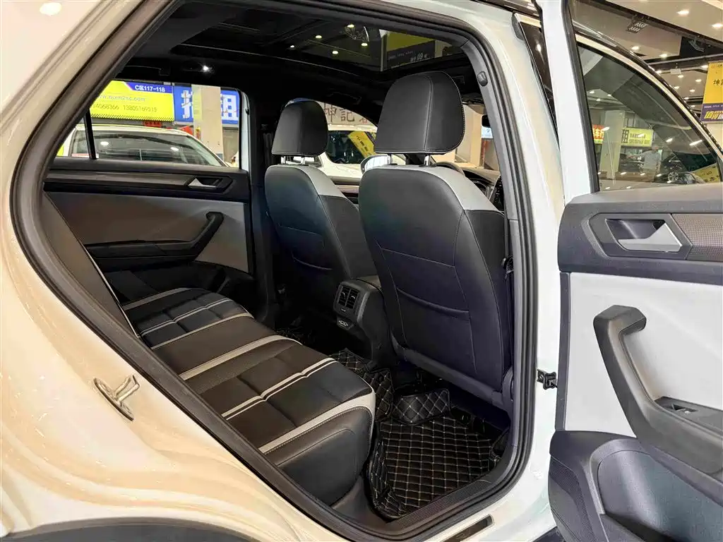 Volkswagen T-Roc 2023