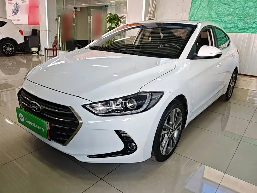 Hyundai Elantra 2017 — фото 2