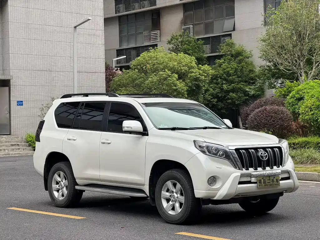 Toyota Prado 2016 — фото 1