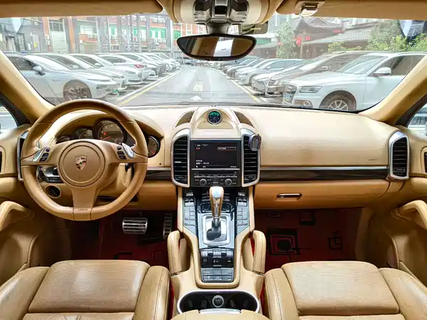 Porsche Cayenne 2012