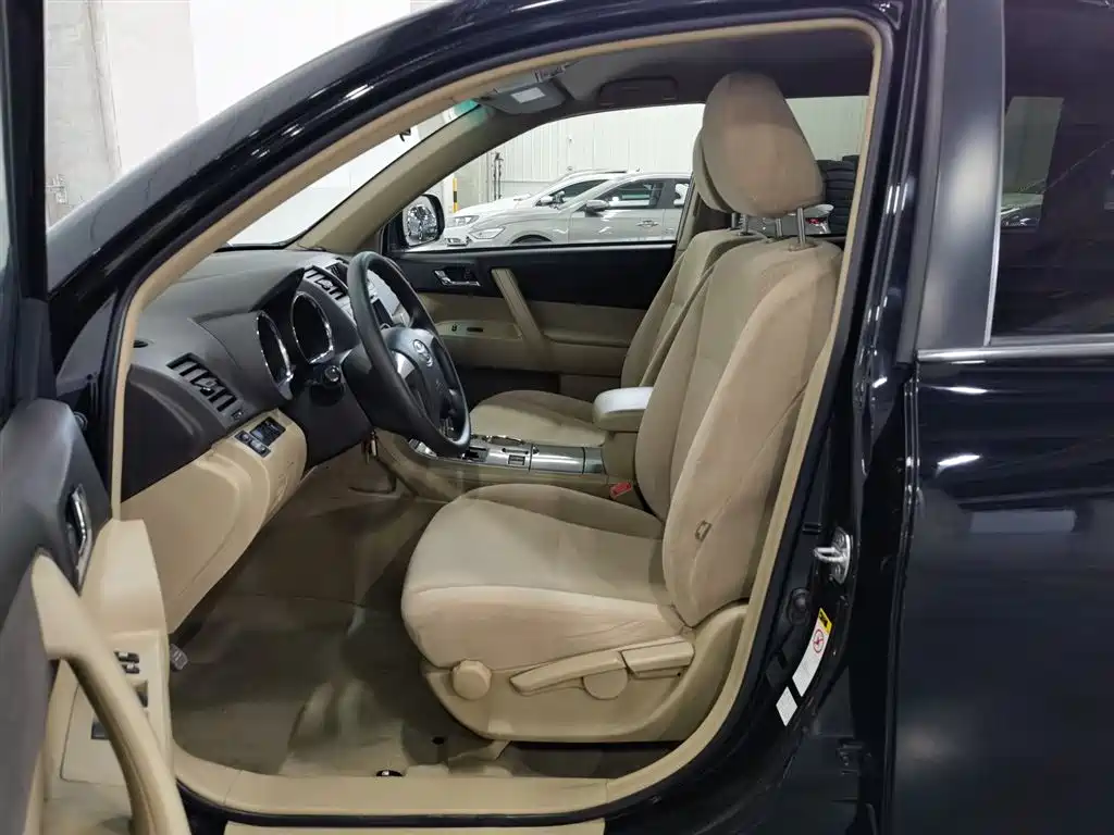 Toyota Highlander 2013 — фото 10