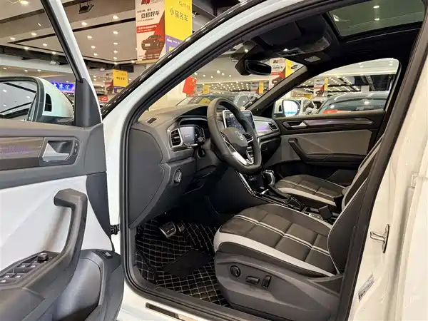 Volkswagen T-Roc 2023
