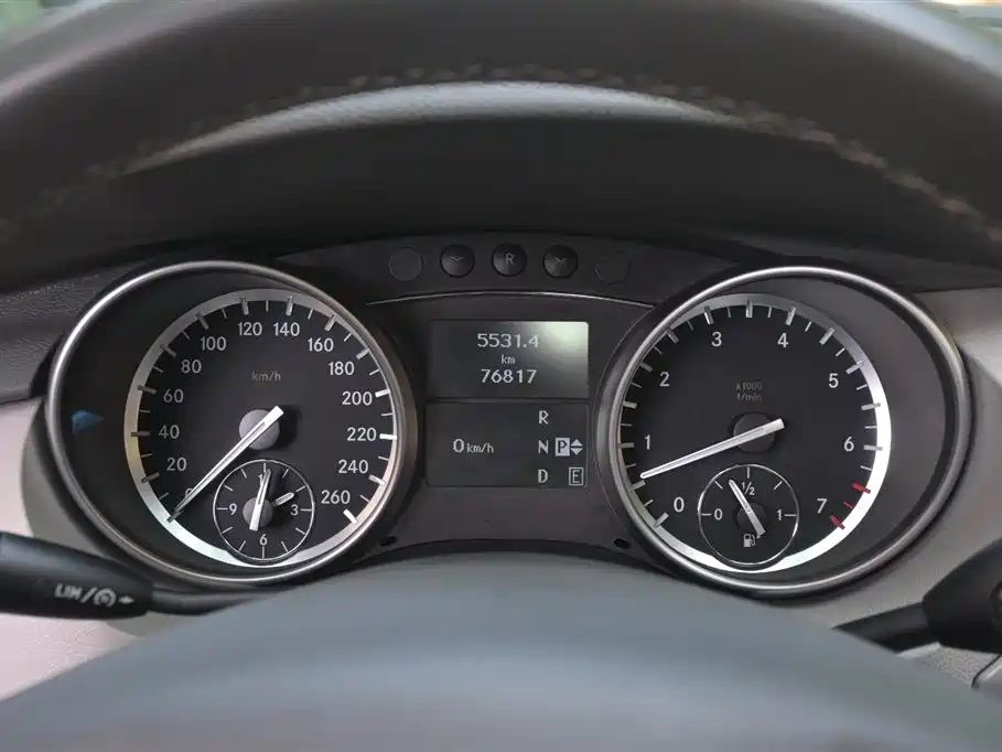 Mercedes-Benz R-Class 2016 — фото 28