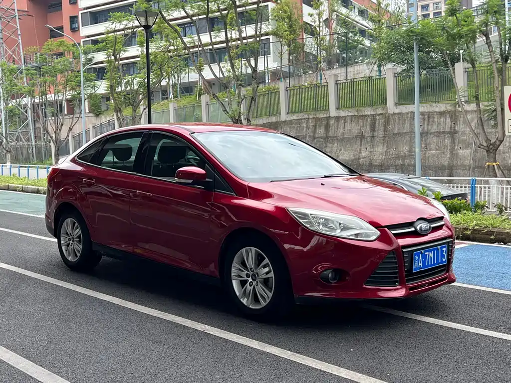 Ford Focus 2013 — фото 4