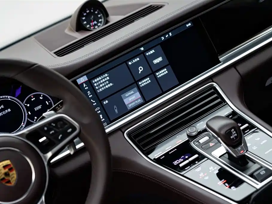 Porsche Panamera 2019 — фото 16