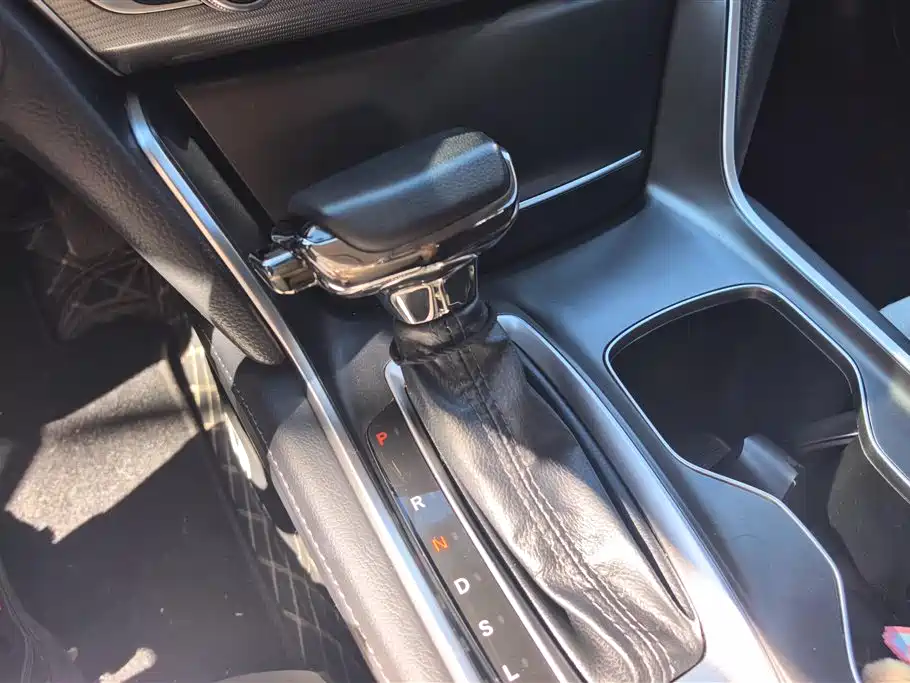 Honda Accord 2022 — фото 16