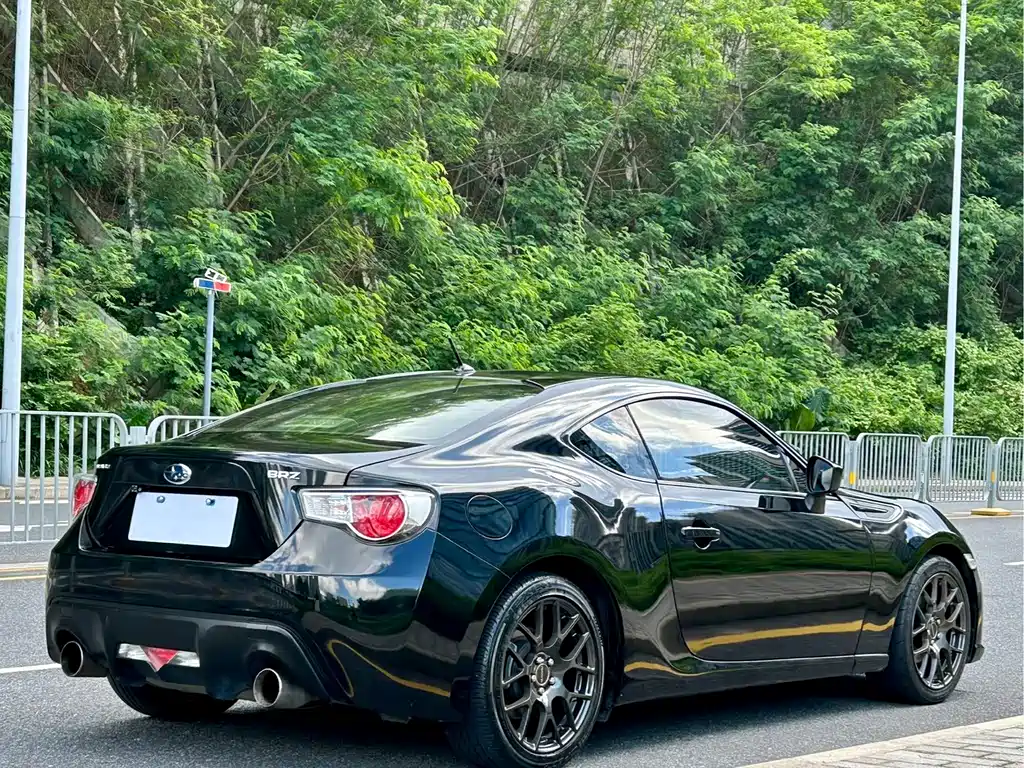 Subaru BRZ 2015 — фото 9