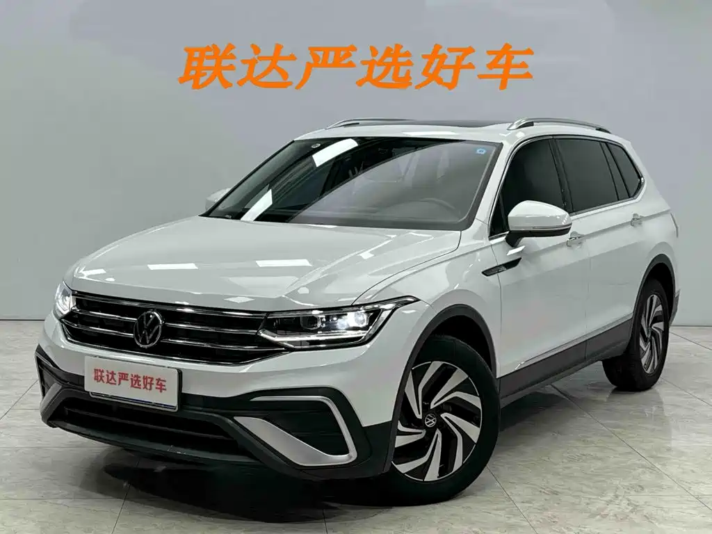 Volkswagen Tiguan L 2022 — фото 1