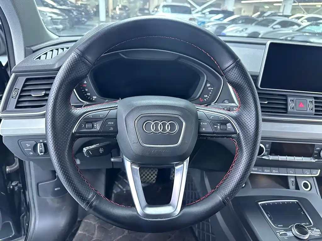 Audi Q5L 2020 — фото 8