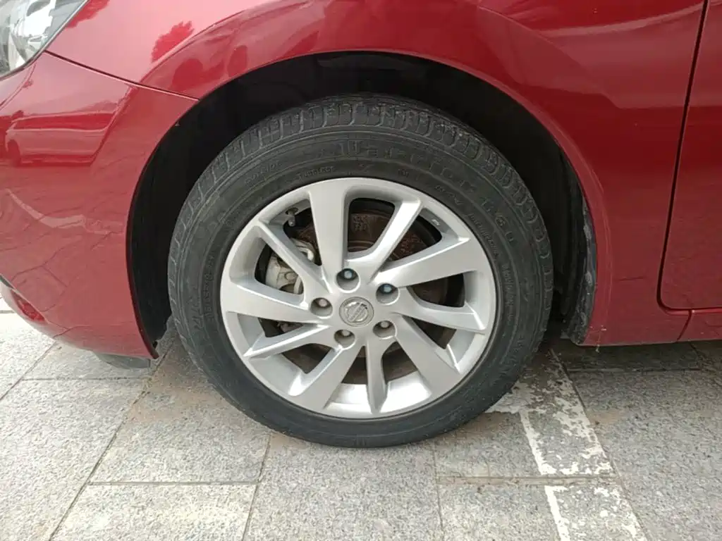 Nissan Tiida 2017 — фото 23