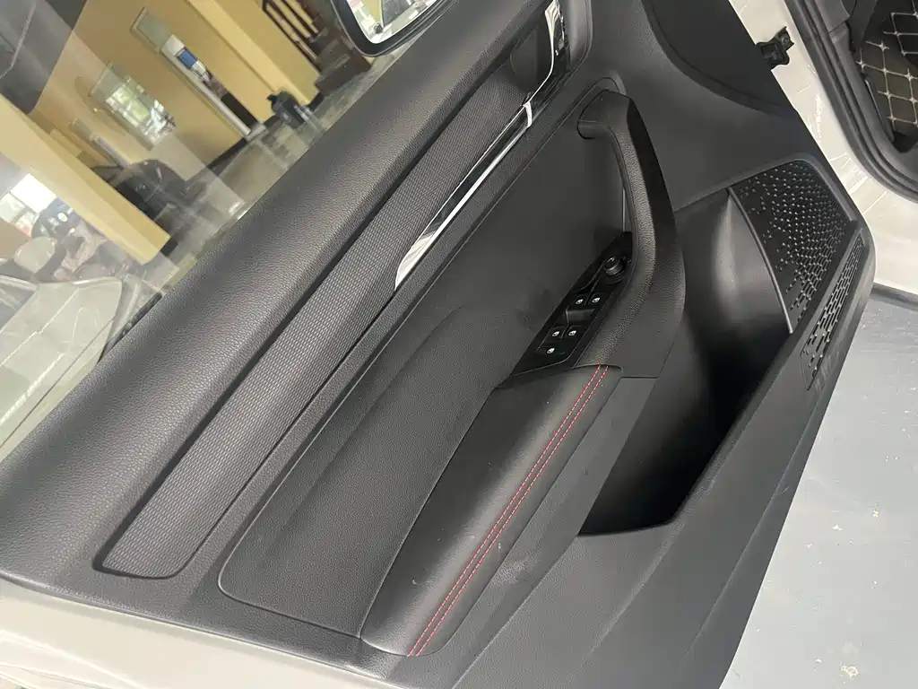 Skoda Kamiq 2023 — фото 16