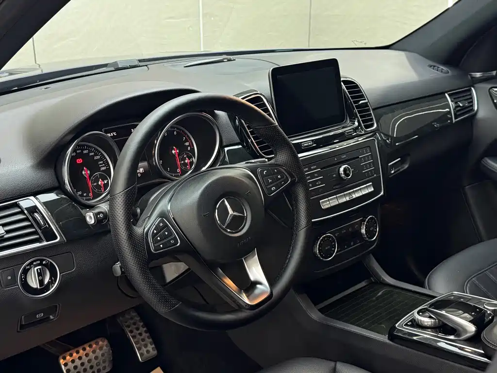 Mercedes-Benz GLE 2018 — фото 21