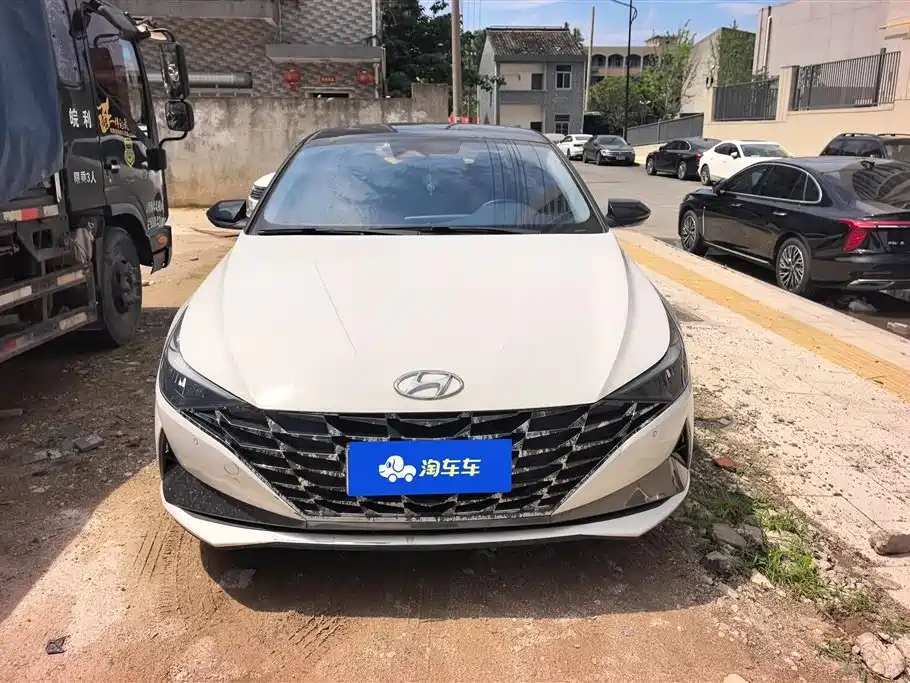 Hyundai Elantra 2023 — фото 2