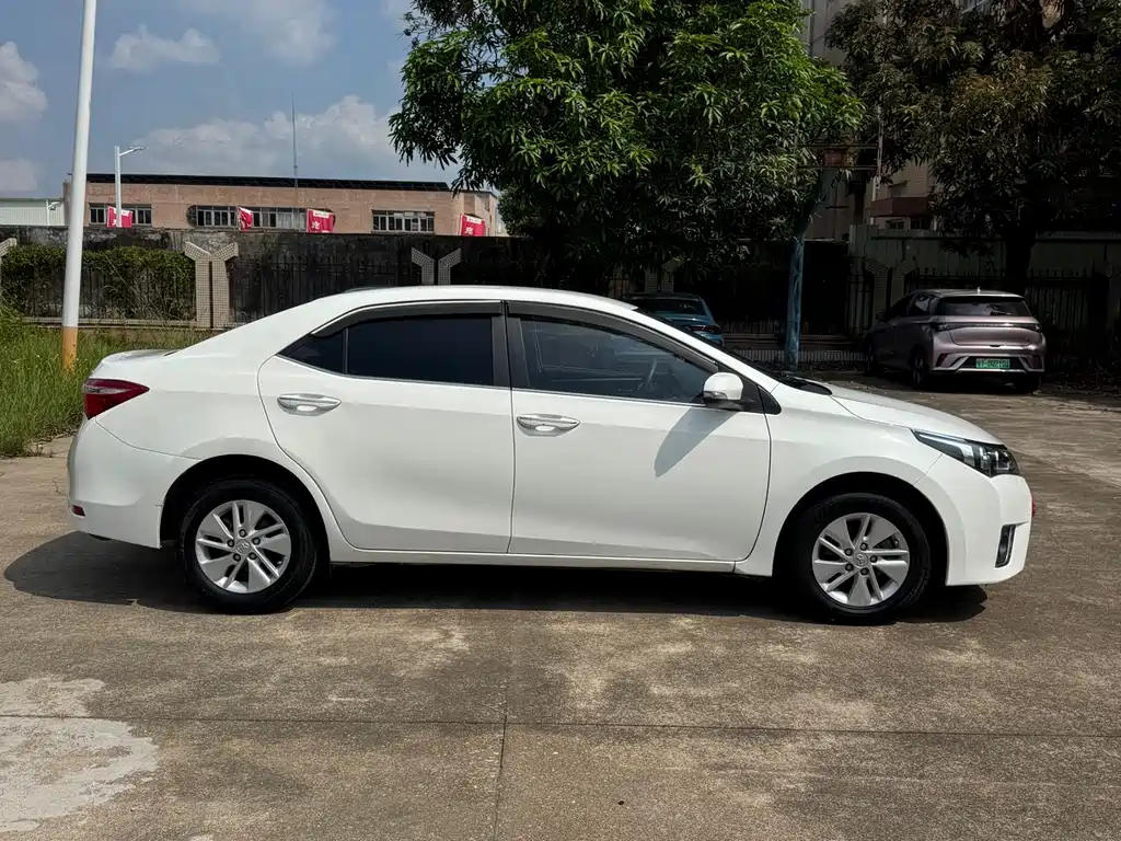 Toyota Corolla 2016 — фото 4