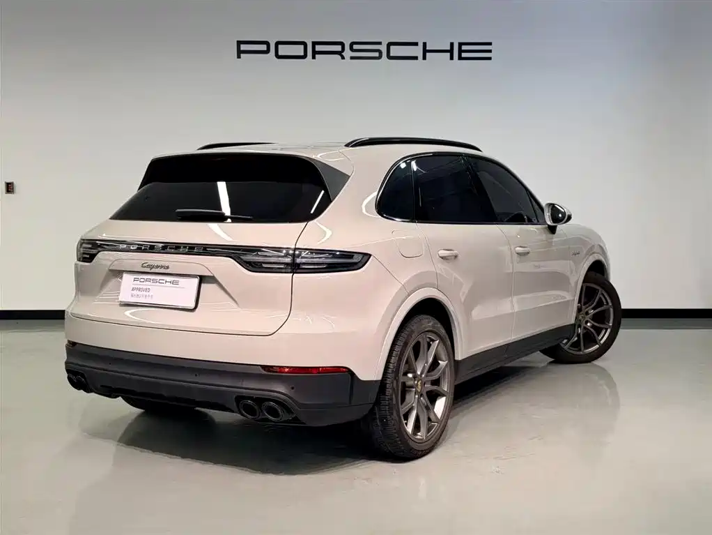 Porsche Cayenne Hybrid 2022 — фото 3