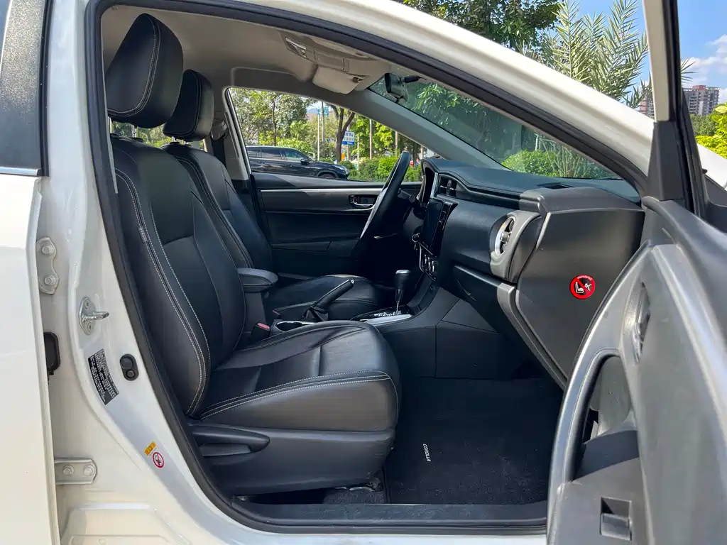 Toyota Corolla 2018 — фото 16