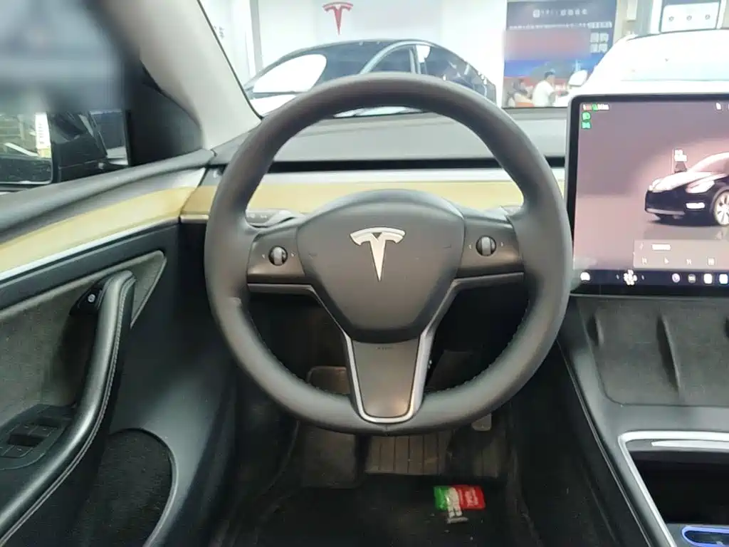 Tesla Model Y 2022 — фото 11