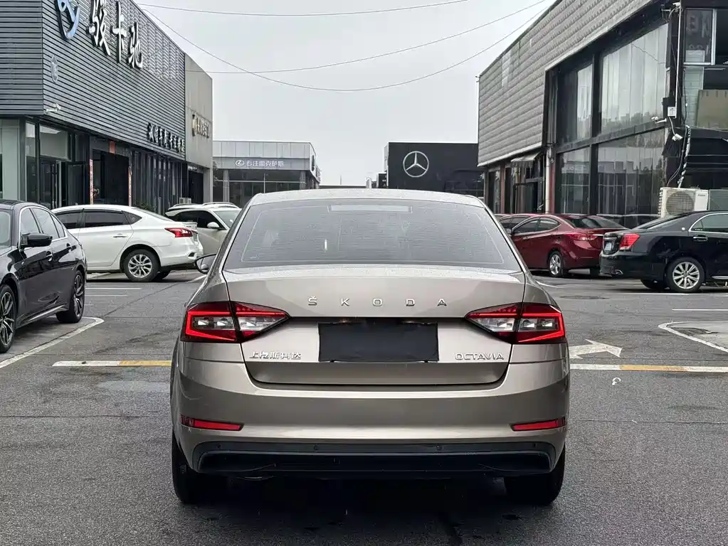 Skoda Octavia 2022 — фото 11