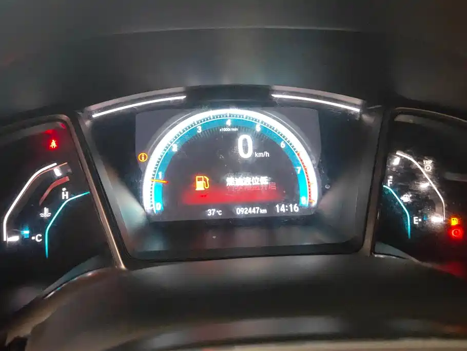 Honda Civic 2018 — фото 14
