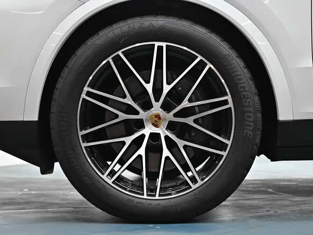 Porsche Cayenne 2024 — фото 12