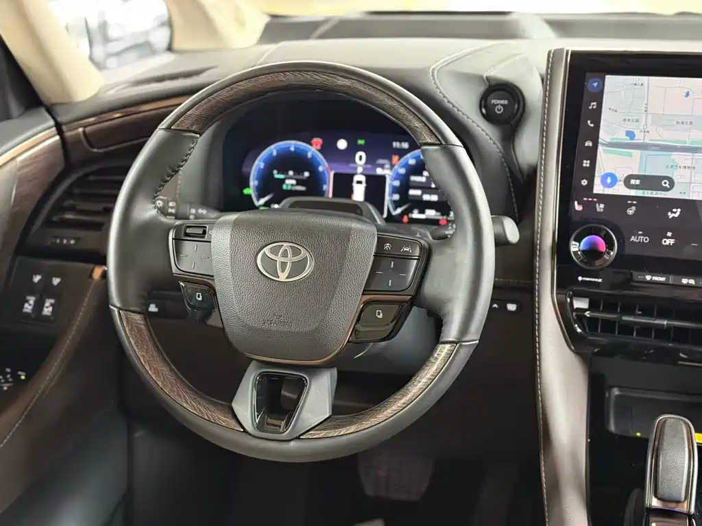 Toyota Alphard 2024 — фото 16