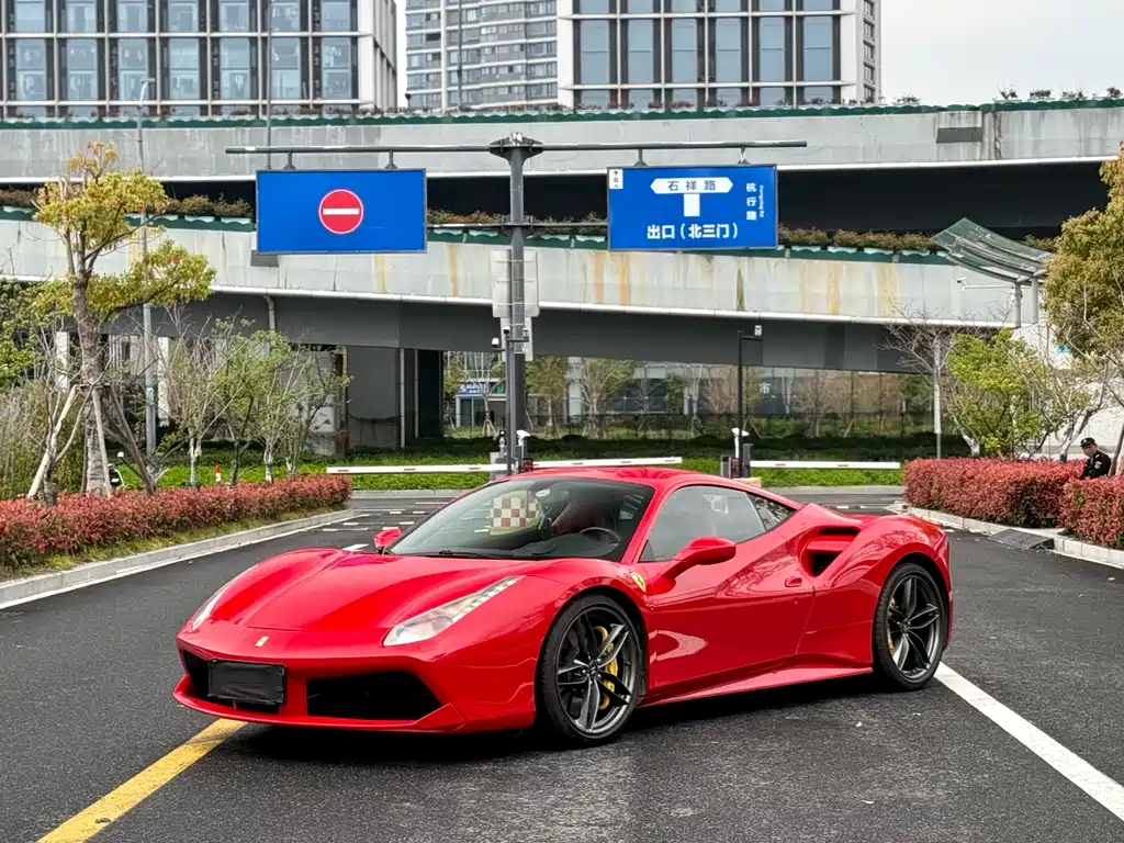 Ferrari 488 2017 — фото 2