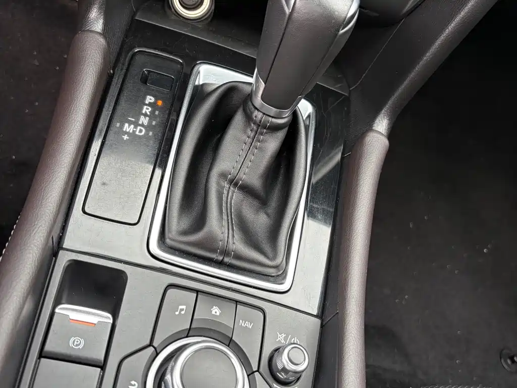 Mazda 3 Axela 2018 — фото 20