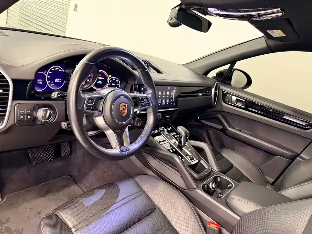 Porsche Cayenne Hybrid 2022 — фото 10