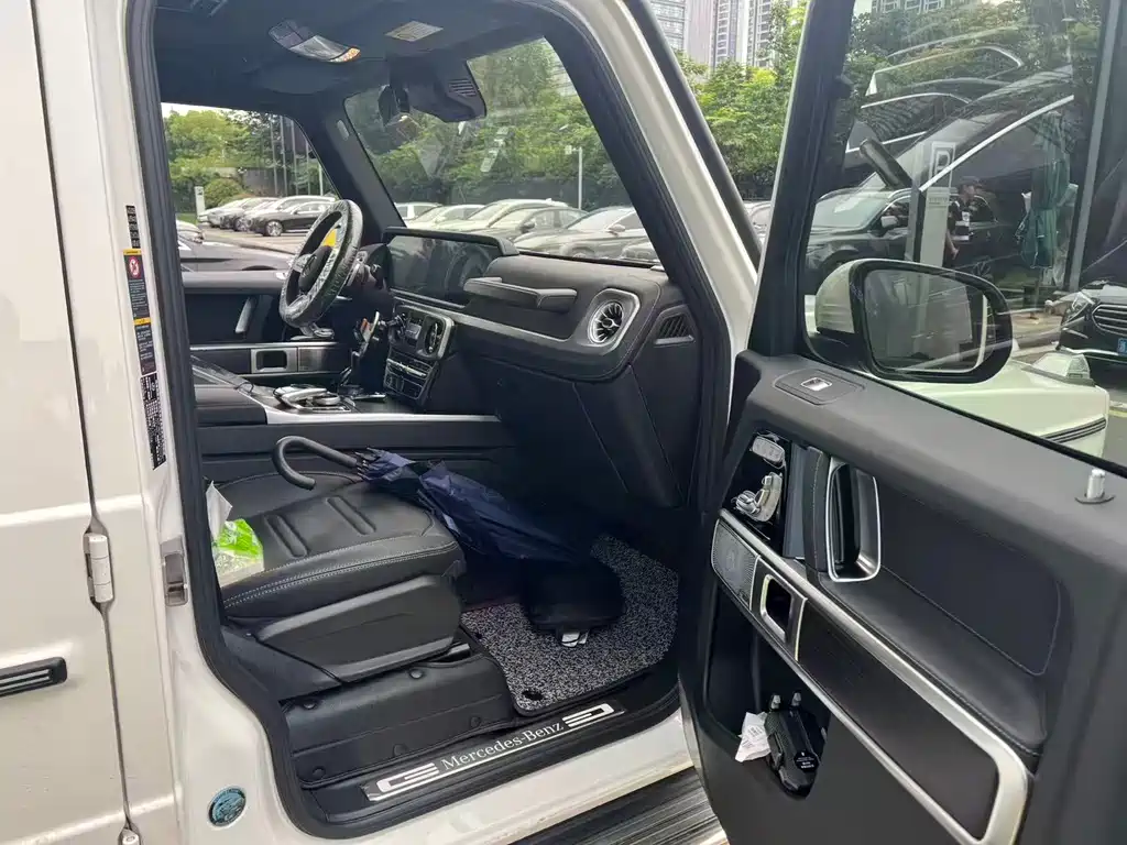 Mercedes-Benz G-Class 2024 — фото 10