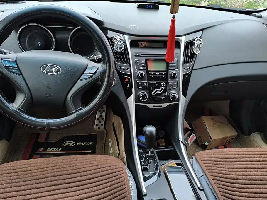Hyundai Sonata 2014 — фото 12