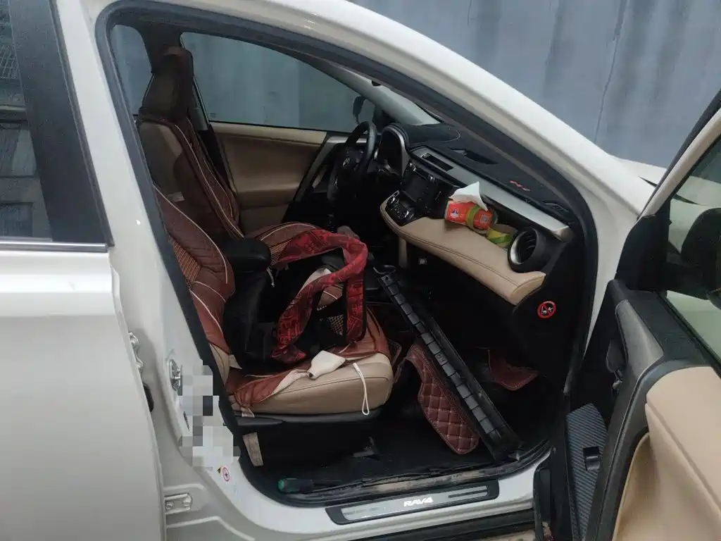 Toyota RAV4 2015 — фото 20