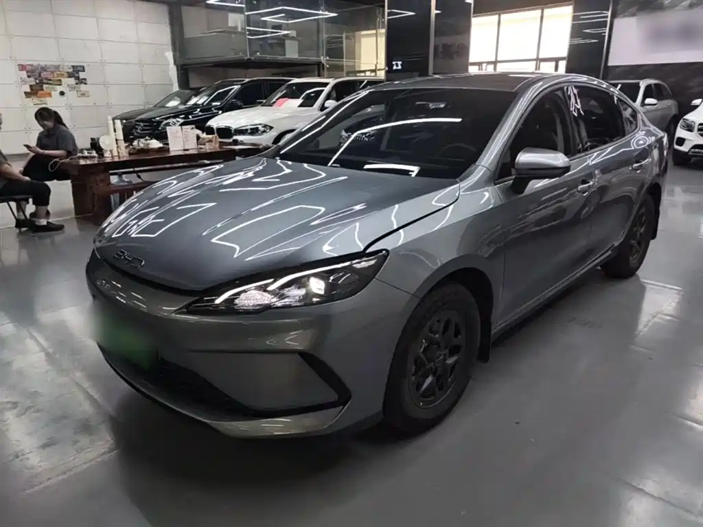 BYD Seal 05 DM-i 2026 — фото 2