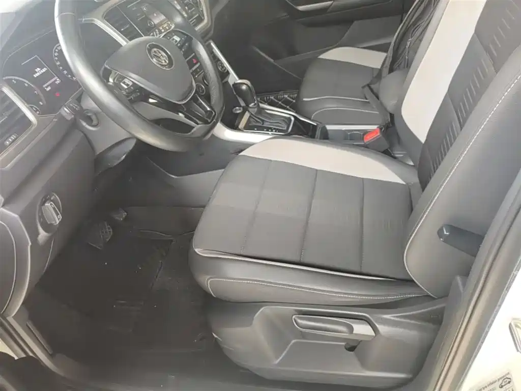 Volkswagen T-Roc 2020 — фото 15