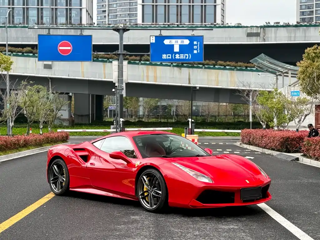 Ferrari 488 2017 — фото 3